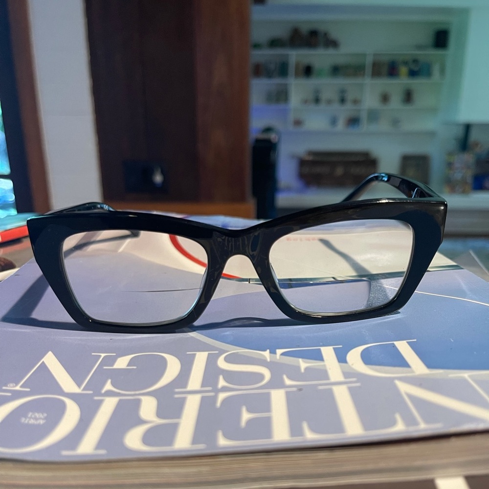 Dkny black frame glasses
